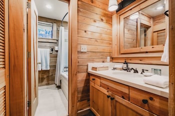 Standard - Cottage Room
