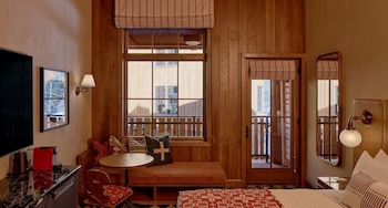Room, 1 King Bed, River View (With Deck)