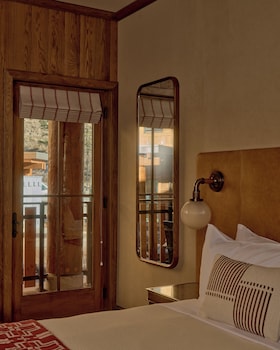 Room, 1 King Bed (Timp View)
