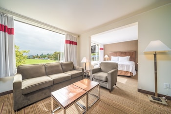 Premium Studio, 1 King Bed with Sofa bed, Jetted Tub (Coast Premium K Suite w/ Jetted Tub)