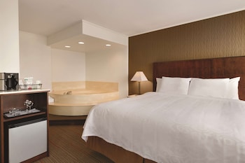 Premium Studio, 1 King Bed with Sofa bed, Jetted Tub (Coast Premium K Suite w/ Jetted Tub)