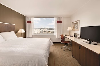 Superior Room, 1 King Bed, Bathtub (Coast King Marine Wing)