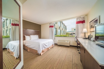 Superior Room, 1 King Bed, Bathtub (Coast King Marine Wing)