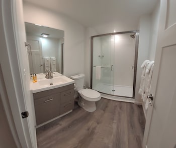 Standard Room, 1 King Bed (King Room)