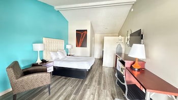 Standard Room, 1 King Bed, Non Smoking
