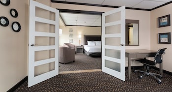 Signature Suite, 1 King Bed, Kitchenette, Ocean View