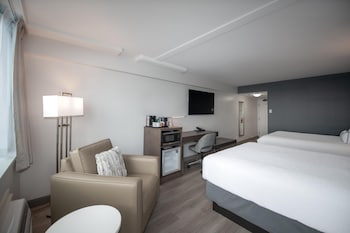 Room, 2 Queen Beds (Coast Two Queens)