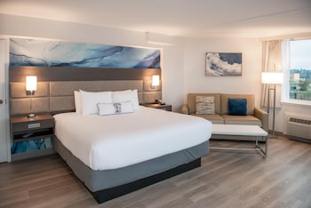 Room, 1 King Bed, Harbor View (Coast Premium King with Ocean View)