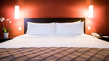Deluxe Room, 1 King Bed