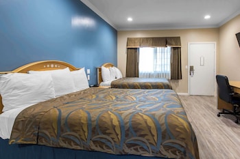 Standard Room, 2 Queen Beds, Non Smoking