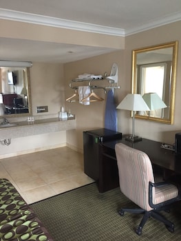 Deluxe Room, Hot Tub