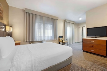 Standard Room, 1 Queen Bed, Accessible, Non Smoking