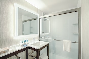 Standard Room, 2 Queen Beds, Accessible (Comm, Transfer Shower)