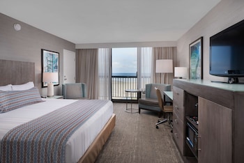 Standard Room, 1 King Bed, Refrigerator & Microwave, Oceanfront (Non Pet Friendly)