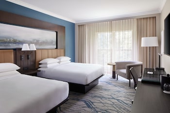 Room, 1 King Bed (Mobility Accessible, Roll-In Shower)
