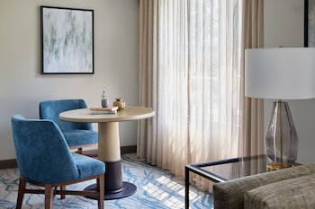 Junior Suite, 1 King Bed with Sofa bed