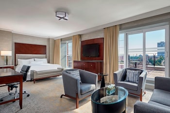 Studio Suite, 1 King Bed with Sofa bed, Balcony, City View (Balcony)