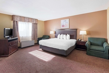 Suite, 1 King Bed with Sofa bed, Non Smoking