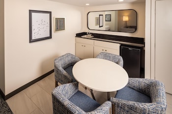 Junior Suite, 1 King Bed, Non Smoking