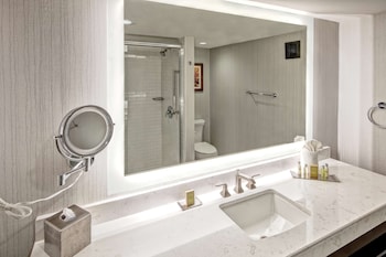 Junior Suite, 1 King Bed, Non Smoking