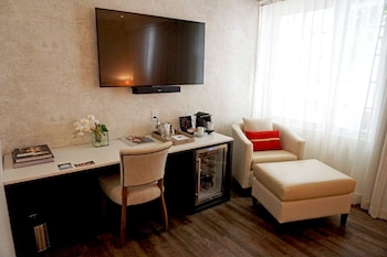 Premium Studio, 1 King Bed