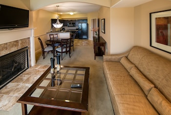 Suite, 1 Bedroom, Fireplace, Resort View