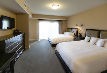 Suite, 2 Bedrooms, Kitchen