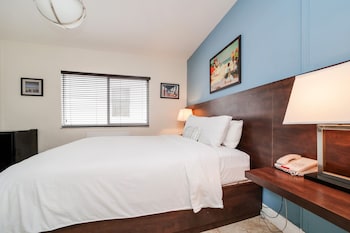 Standard Room, 1 Queen Bed, Private Bathroom (Self check-in)