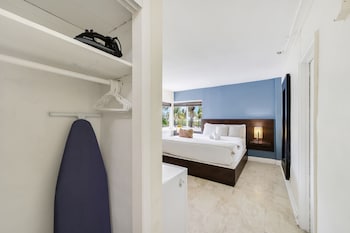 Deluxe Room, 1 King Bed, Ocean View (Self check-in)