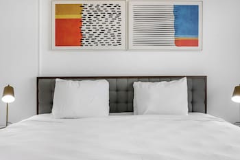Deluxe Room, 1 King Bed, Private Bathroom (Self check-in)