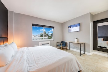 Superior Room, 1 King Bed, Beachfront (Self check-in)