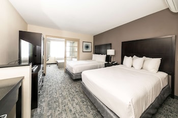Suite, 2 Double Beds, Non Smoking (Living Room)