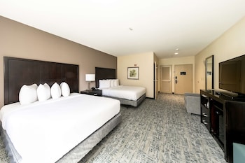 Standard Room, 2 Queen Beds, Accessible, Bathtub