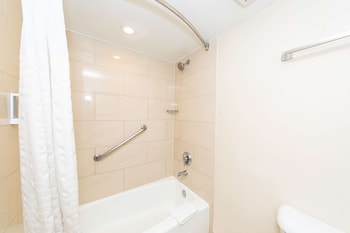 Suite, 1 King Bed, Non Smoking (Living Room)