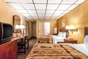 Standard Double Room, 2 Double Beds, Smoking