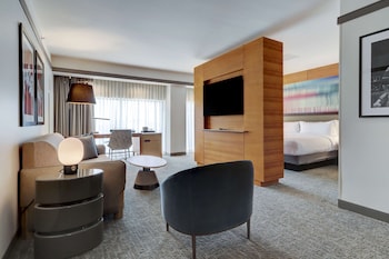 Junior Suite, 1 King Bed with Sofa bed