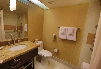 Dennis Tower, Classic Room, 1 King Bed, Non-Smoking, Mobility Roll-in