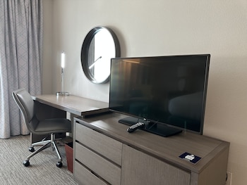 Room, 2 Queen Beds (Treat Yourself Amenities)