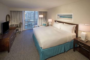 Room, 1 King Bed, Accessible, Bathtub (Mobility & Hearing)
