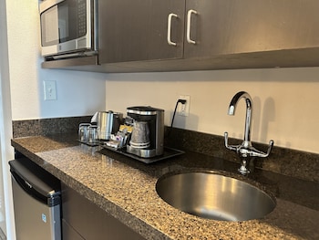 Double Room Single Use, 2 Queen Beds, Accessible (Mobility & Hearing, Roll-in Shower)