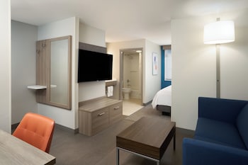Suite, 1 King Bed (Additional Living Area)