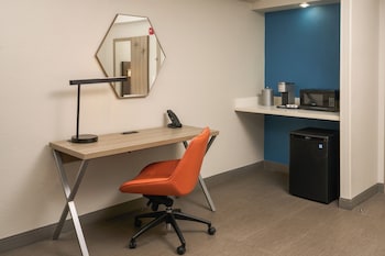 Suite, 1 Double Bed, Accessible (Comm, Roll-In Shower)