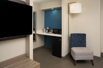 Suite, 2 Double Beds (Living Area)