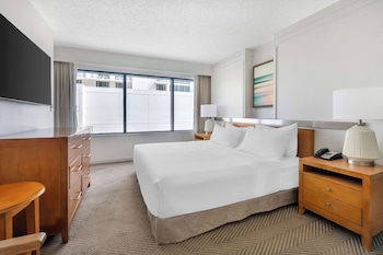 1 BEDROOM OCEAN VW KG SUITE W/ACC HR AND RIS