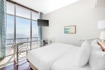 1 BEDROOM OCEAN VW KG PREMIER SUITE W/BALCONY