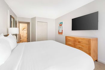 1 BEDROOM OCEAN VW PREMIER SUITE W/ACC HR TUB