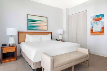 1 BEDROOM OCEAN VIEW KING SUITE PLUS