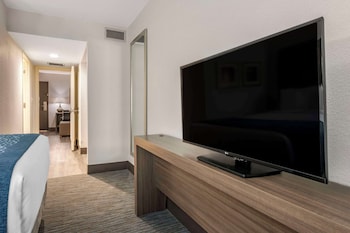 Suite, 2 Queen Beds, Non Smoking
