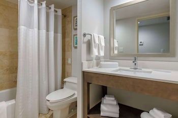 Suite, 1 King Bed, Non Smoking