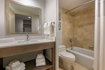 Suite, 2 Queen Beds, Non Smoking